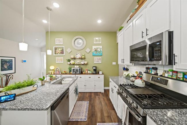 1174 Filly Creek Dr, House other with 3 bedrooms, 2 bathrooms and 2 parking in Alvin TX | Image 4