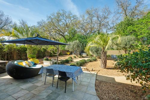 19071 Hickory St, Sonoma, CA, 95476-5315 | Card Image