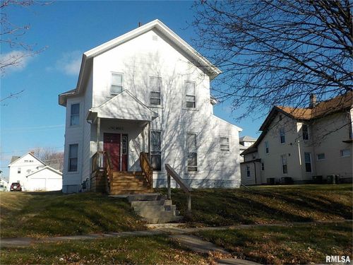 320 E 14th St, Davenport, IA, 52803-4470 | Card Image