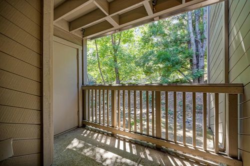 672 Dorothy Way, Auburn, CA, 95603-3863 | Card Image