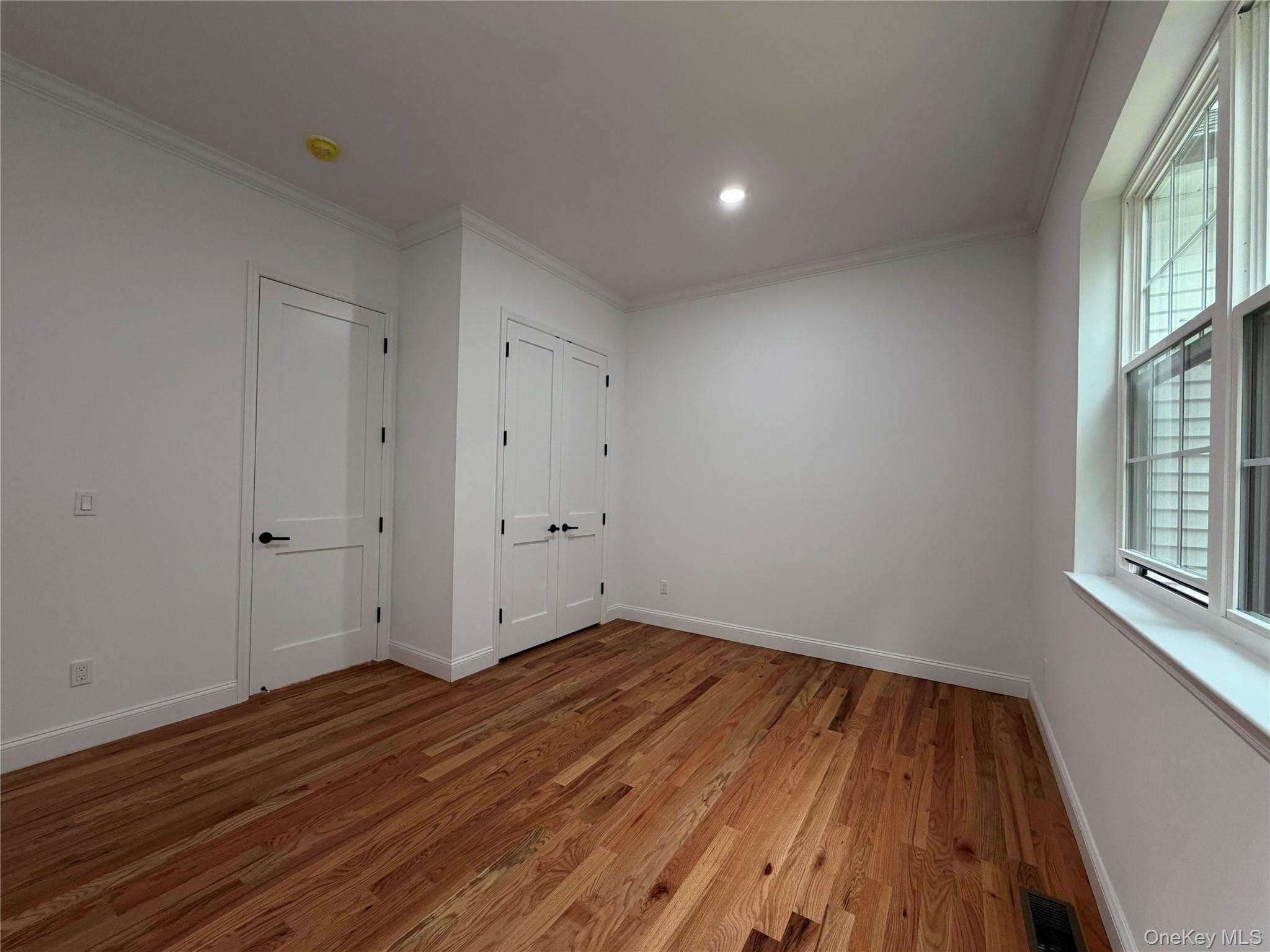 Residential Lease in Smithtown 3