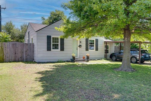222 E Douglas Dr, Midwest City, OK, 73110-5702 | Card Image