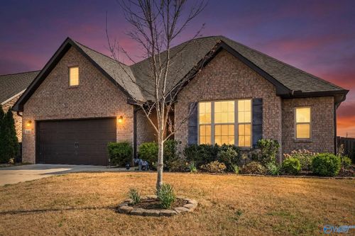 146 Willow Bank Cir, Decatur, AL, 35603-7802 | Card Image