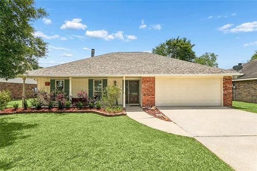 305 Lake Village Blvd, Slidell, LA, 70461-3617 | Card Image