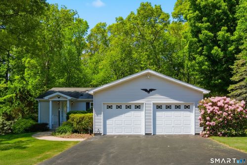 21 Hillcrest Dr, Uncasville, CT, 06382-2058 | Card Image