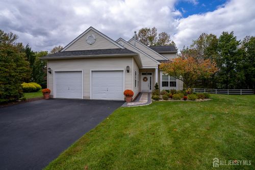 107 Fontaine Ct, Monroe, NJ, 08831-5990 | Card Image