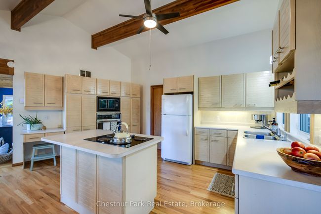 1033 Point Ideal Rd, House other with 4 bedrooms, 3 bathrooms and 8 parking in Dwight ON | Image 9