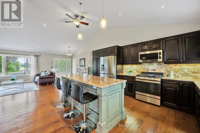 245327 5 Th Side Rd, House other with 5 bedrooms, 4 bathrooms and 12 parking in Amaranth ON | Image 17