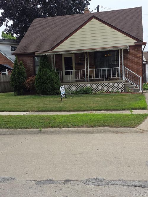 33505 Clinton St, Wayne, MI, 48184-1810 | Card Image