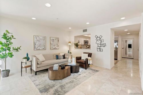 3-7520 Draper Ave, La Jolla, CA, 92037-4884 | Card Image