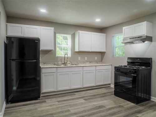 124 Ne Bell Dr, Lawton, OK, 73507-5909 | Card Image