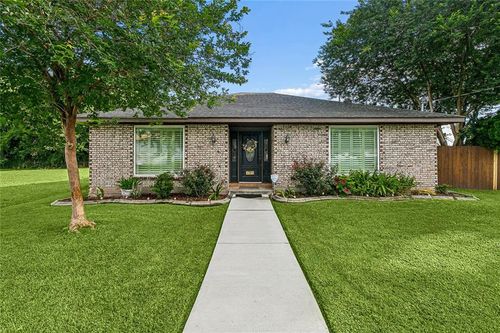 701 Live Oak St, Metairie, LA, 70005-1243 | Card Image