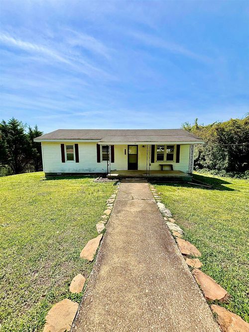 471 Hillcrest St, Selmer, TN, 38375-1261 | Card Image