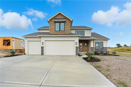 10407 N Liberty St, Kansas City, MO, 64155-2892 | Card Image