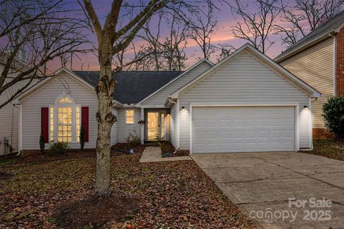 6652 Allness Glen Ln, Charlotte, NC, 28269-6914 | Card Image