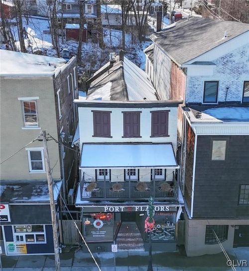 425 Delaware Ave, Portland, PA, 18351-7017 | Card Image