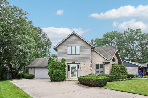 432 Jennifer Ave, Burlington, WI, 53105-2067 | Card Image