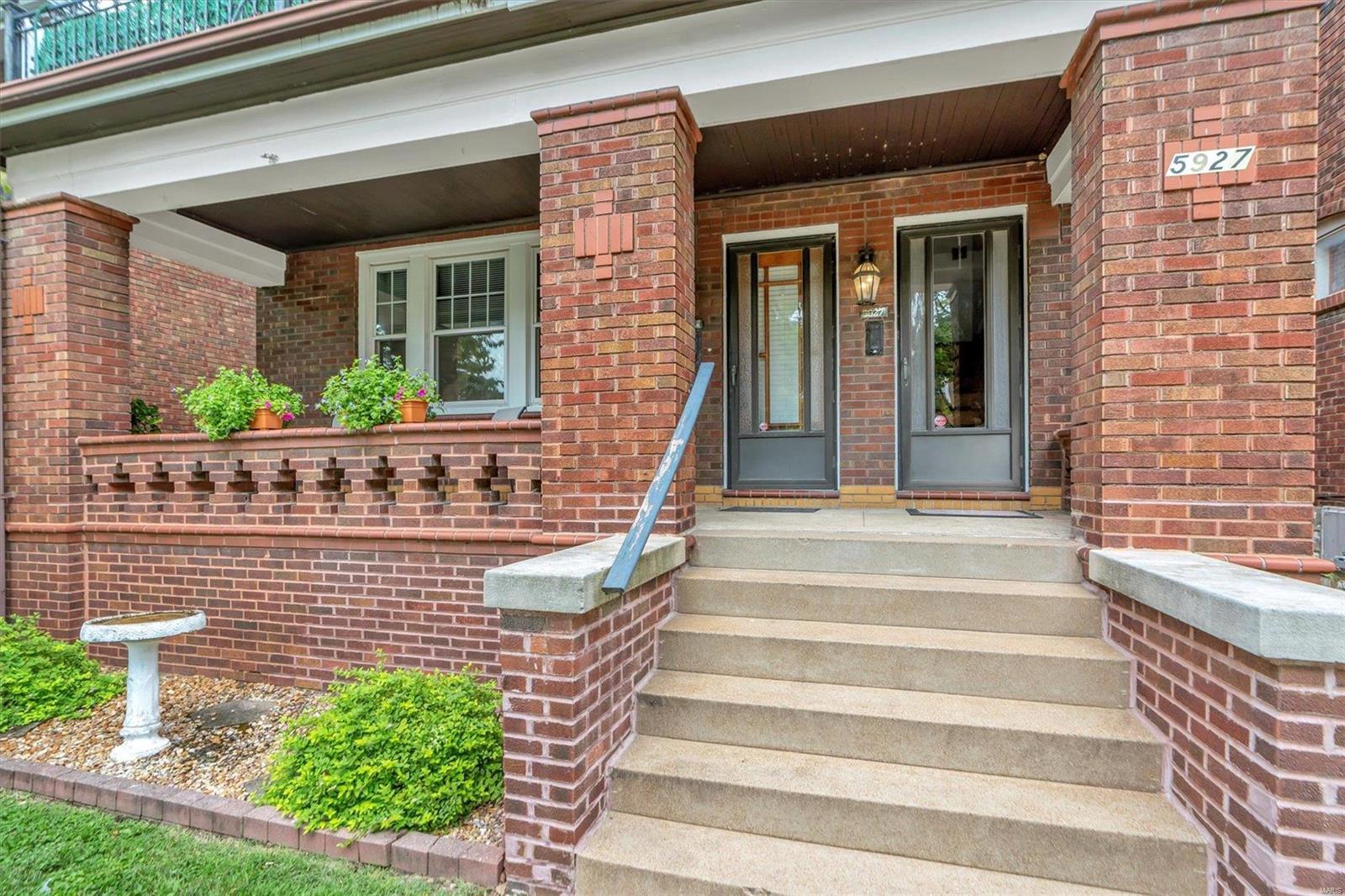 Coronado Ave, Saint Louis, MO 63116