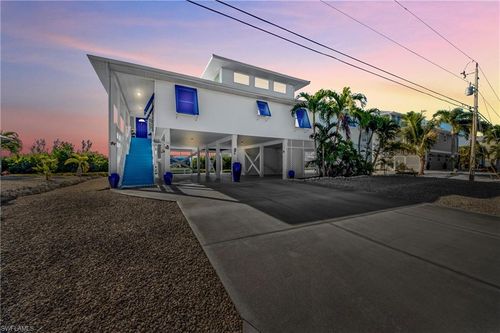 4081 Galt Island Ave, ST. JAMES CITY, FL, 33956-2370 | Card Image