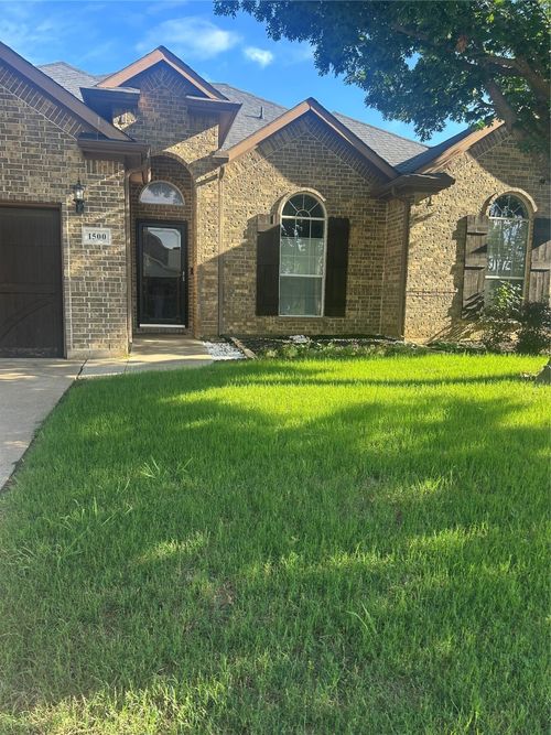 1500 Park Crest Dr, Crowley, TX, 76036-3464 | Card Image
