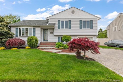 10 Peter Rd, Hicksville, NY, 11801-5628 | Card Image