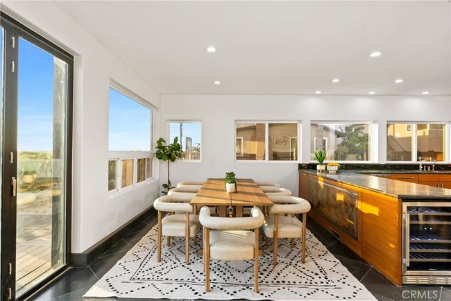 Savor meals with friends and family while enjoying ocean views! | Image 16