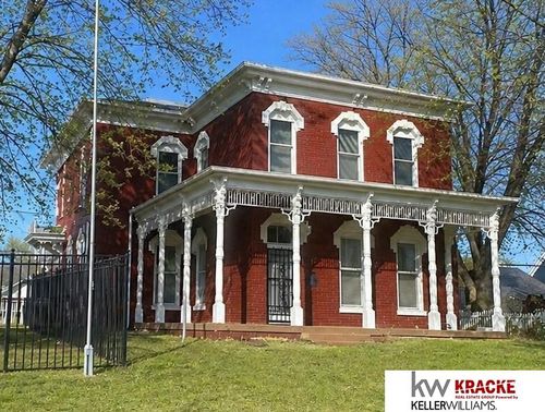 907 4th St, Fairbury, NE, 68352-2801 | Card Image