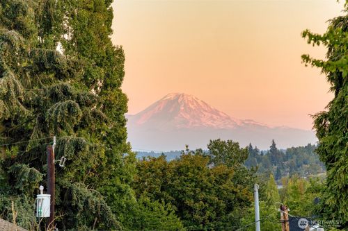 c-1519 14th Ave S, Seattle, WA, 98144-2703 | Card Image