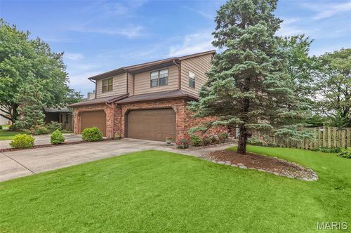 2204 Greenfield Dr, Belleville, IL, 62221-6819 | Card Image