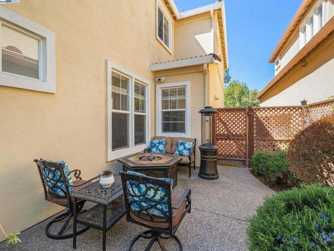 LANDSCAPED BACKYARD | Image 31