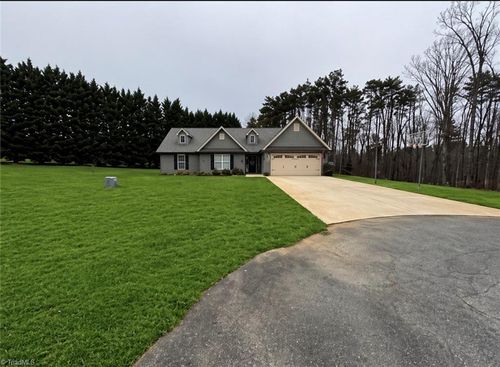 1029 Lee Acres Dr, Walnut Cove, NC, 27052-5792 | Card Image