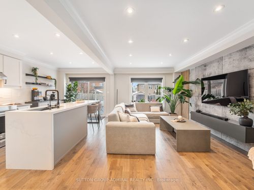 14 Booth St, Bradford, ON, L3Z0A3 | Card Image