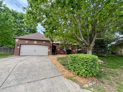 607 E Falls Cir, Ozark, MO, 65721-4243 | Card Image
