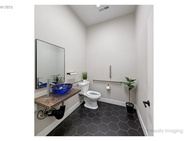 1201 W Fourth Plain Blvd, Home with 0 bedrooms, 0 bathrooms and 12 parking in Vancouver WA | Image 10