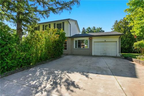 18 Jasper Dr, Stoney Creek, ON, L8G2S7 | Card Image