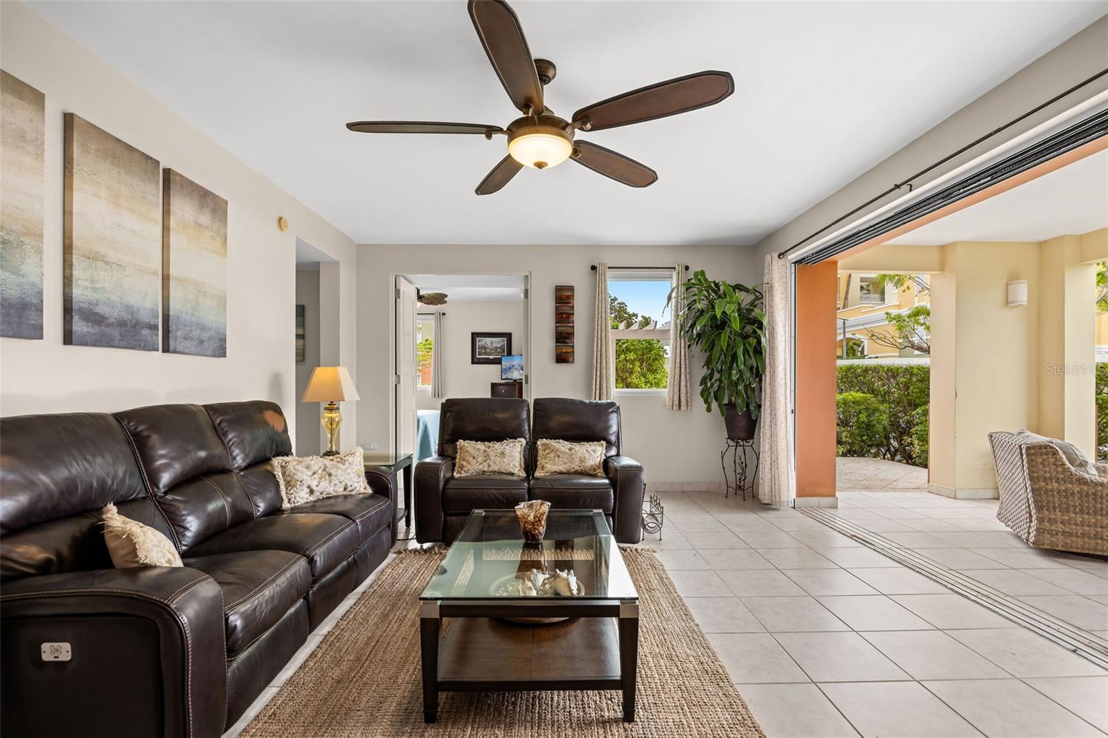 Residential en venta en HUMACAO, 100 OCEAN DRIVE, 2127 m²