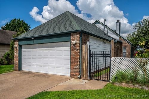 7332 S Trenton Ave, Tulsa, OK, 74136-7357 | Card Image