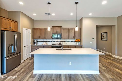 60997 E Slate Rd, Oracle, AZ, 85623-7477 | Card Image