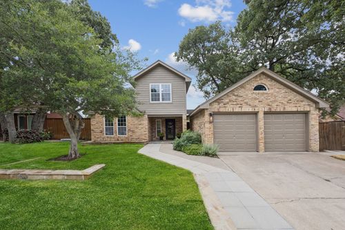 511 Holliday Ln, Euless, TX, 76039-4248 | Card Image