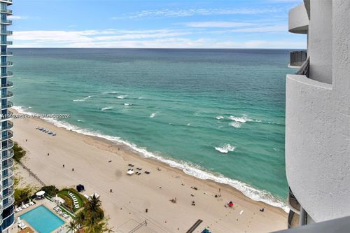 2706-17375 Collins Ave, Sunny Isles Beach, FL, 33160-3410 | Card Image