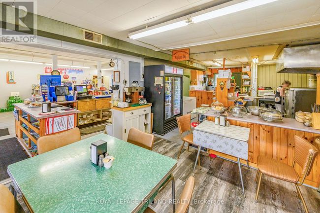 288 King St S, Home with 0 bedrooms, 0 bathrooms and null parking in Highgate ON | Image 32
