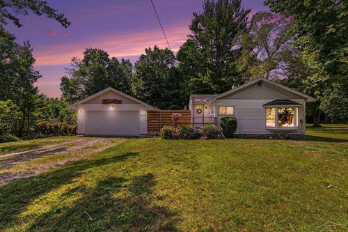 2554 E Ashby Rd, Midland, MI, 48640-8904 | Card Image
