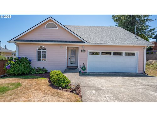 849 Maryland St, North Bend, OR, 97459-3237 | Card Image