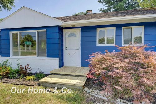 6072 Center Rd, Traverse City, MI, 49686-1975 | Card Image