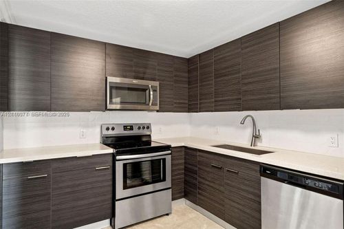 202-390 Racquet Club Rd, Weston, FL, 33326-1126 | Card Image