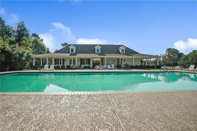 Clubhouse and pool | Image 25