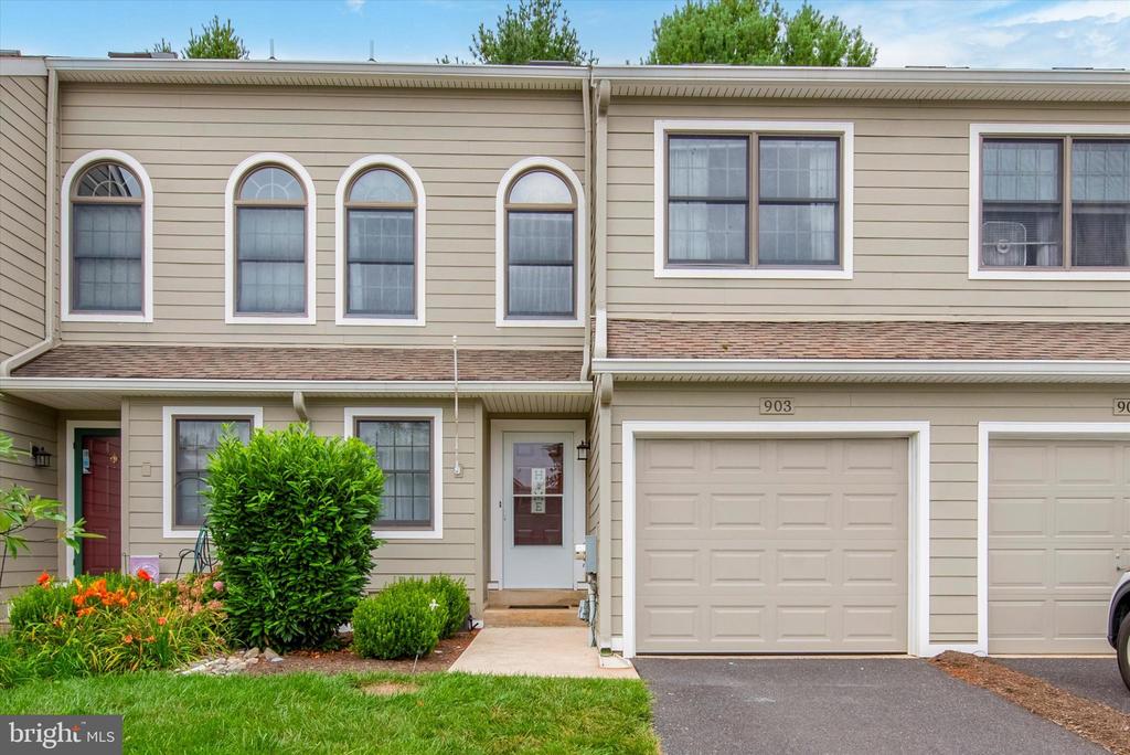 Wharton Ct, Newtown Square, PA 19073