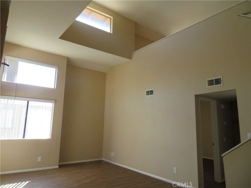 apt-205-1341 Massachusetts Ave, Riverside, CA, 92507-2893 | Card Image