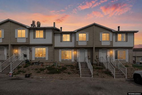 27 Incline Dr, Evanston, WY, 82930-3760 | Card Image