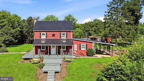 299 Warrior Dr, BUNKER HILL, WV, 25413-3106 | Card Image